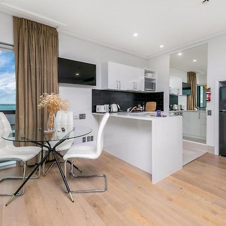 Exquisite Sun Soaked Corner Apartment Auckland Eksteriør billede