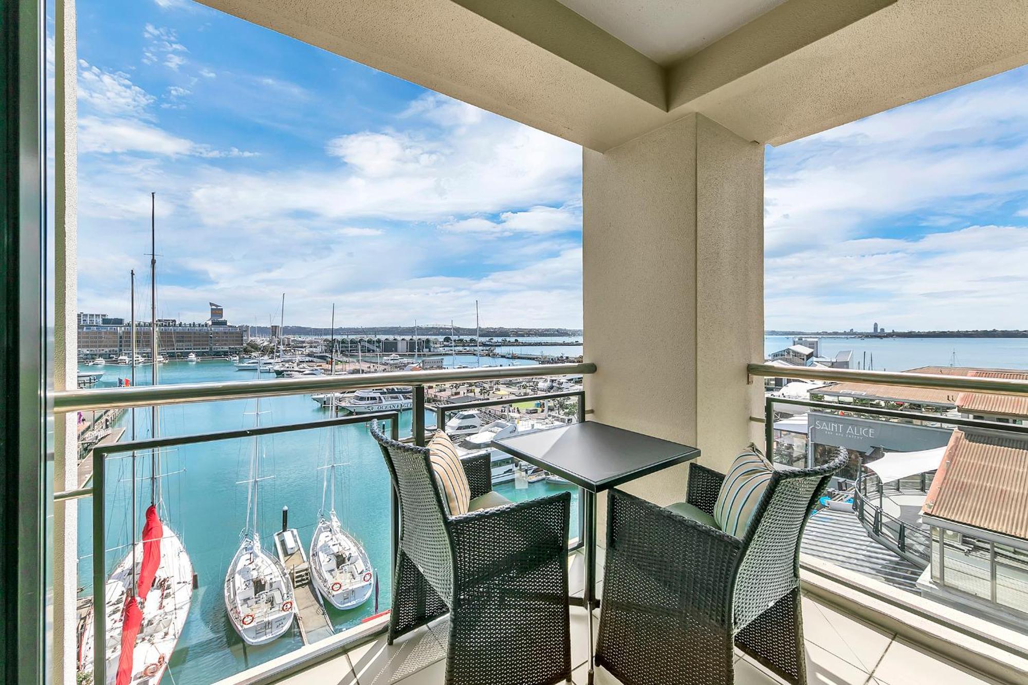 Exquisite Sun Soaked Corner Apartment Auckland Eksteriør billede