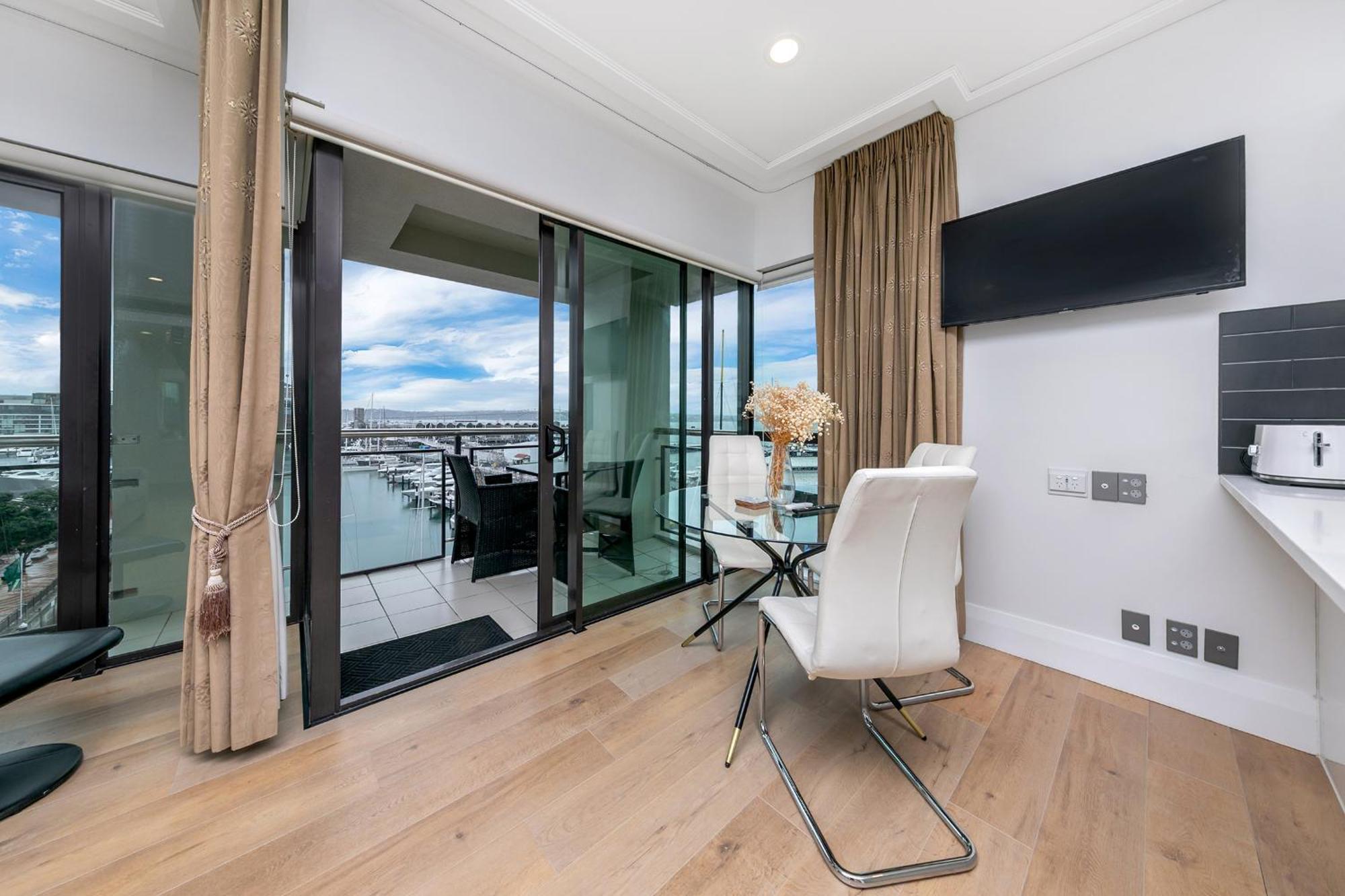 Exquisite Sun Soaked Corner Apartment Auckland Eksteriør billede