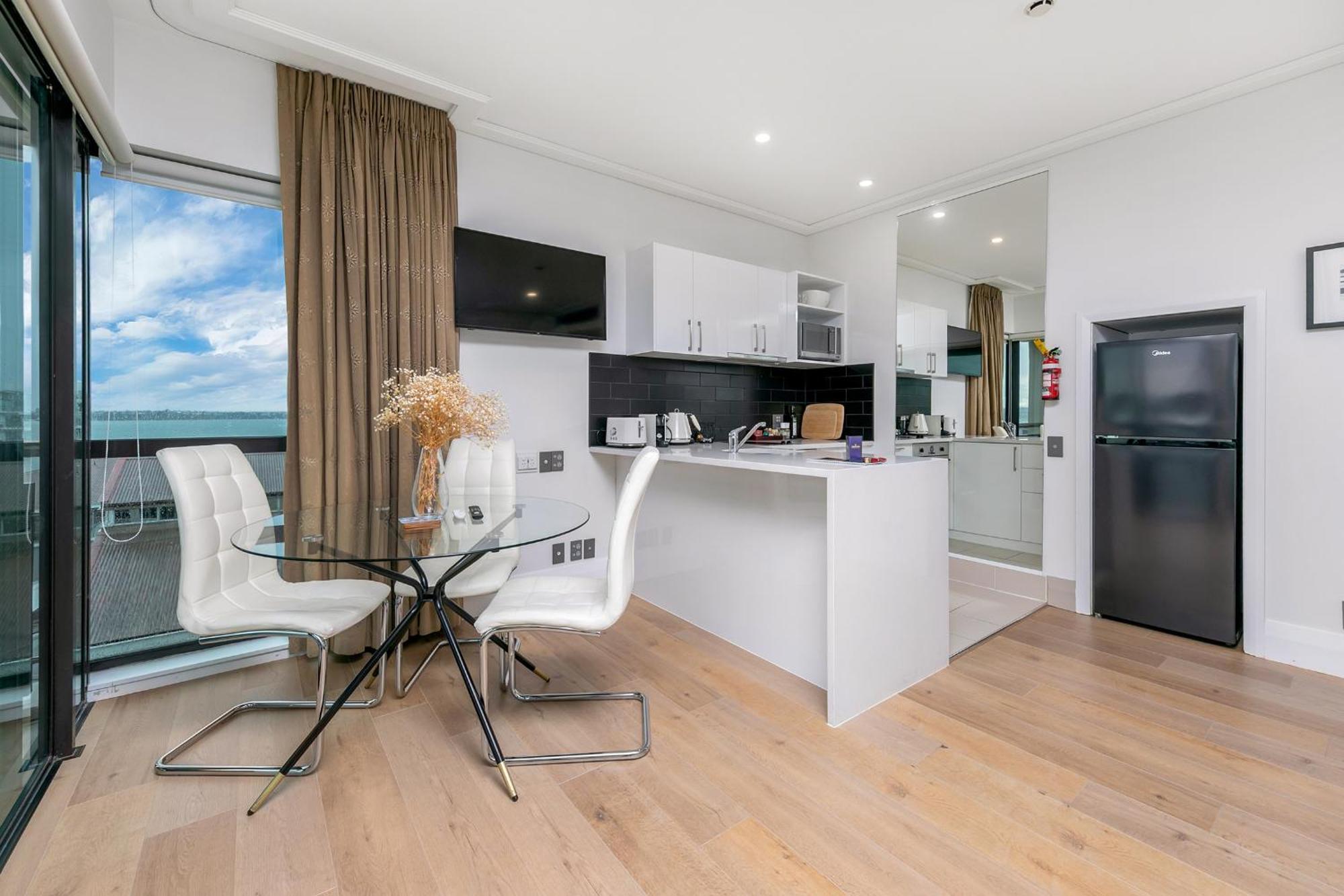 Exquisite Sun Soaked Corner Apartment Auckland Eksteriør billede