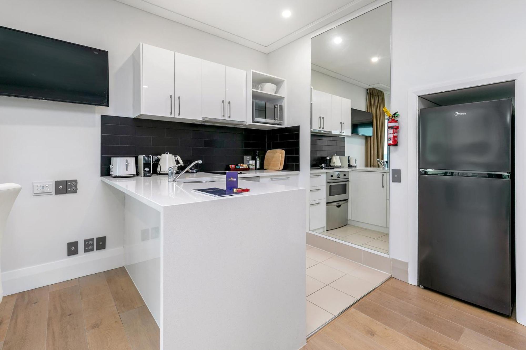 Exquisite Sun Soaked Corner Apartment Auckland Eksteriør billede